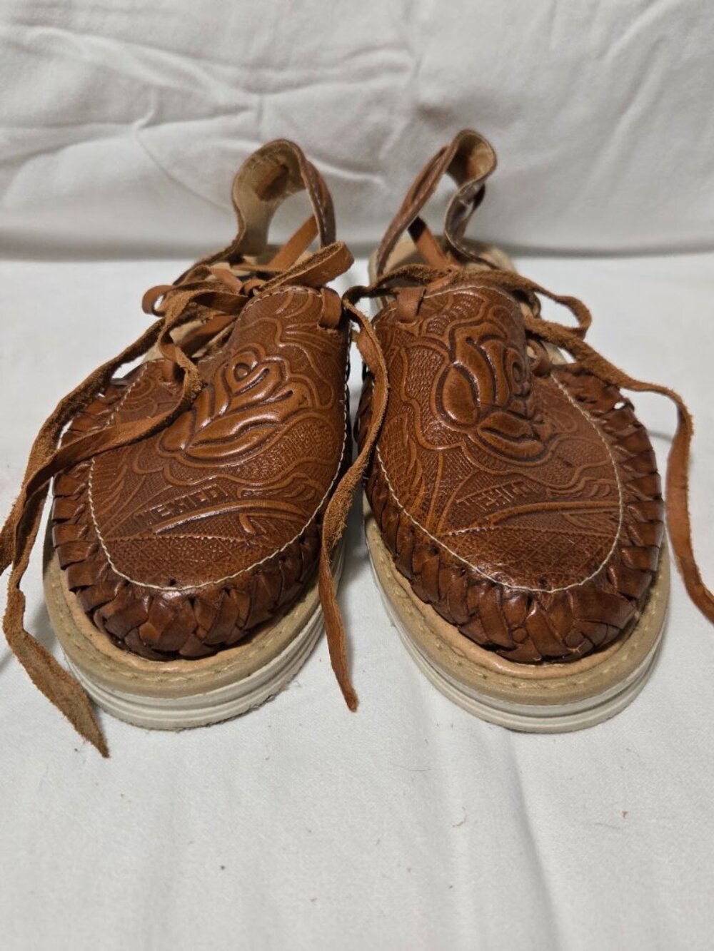 Artesanías Navarrete Mexican Leather Rose Tooled Lace-Up Huarache Sandals 8